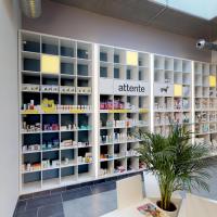 Salle d'attente et parapharmacie chiens